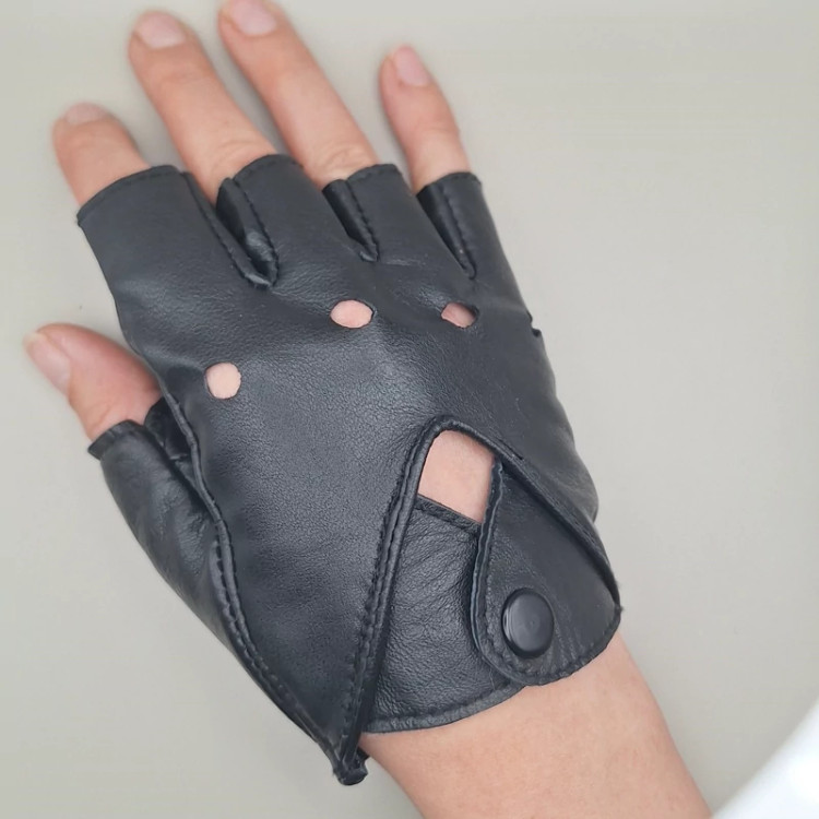 دستکش چرم رانندگی اسپرت چرم طبیعی مدل نیمه انگشتی