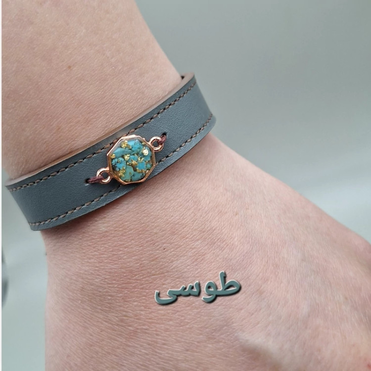 دستبند چرم طبیعی گاوی با رکاب مس و فیروزه طبیعی کد04
